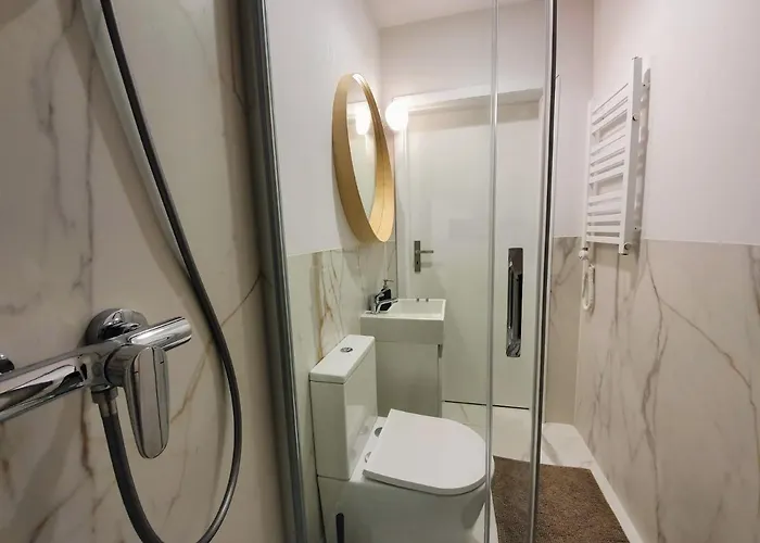 Piekne Mieszkanie Z Balkonem * 우치